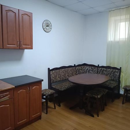 Apartments Domovik On Valenberga 3 Mukacheve Bagian luar foto