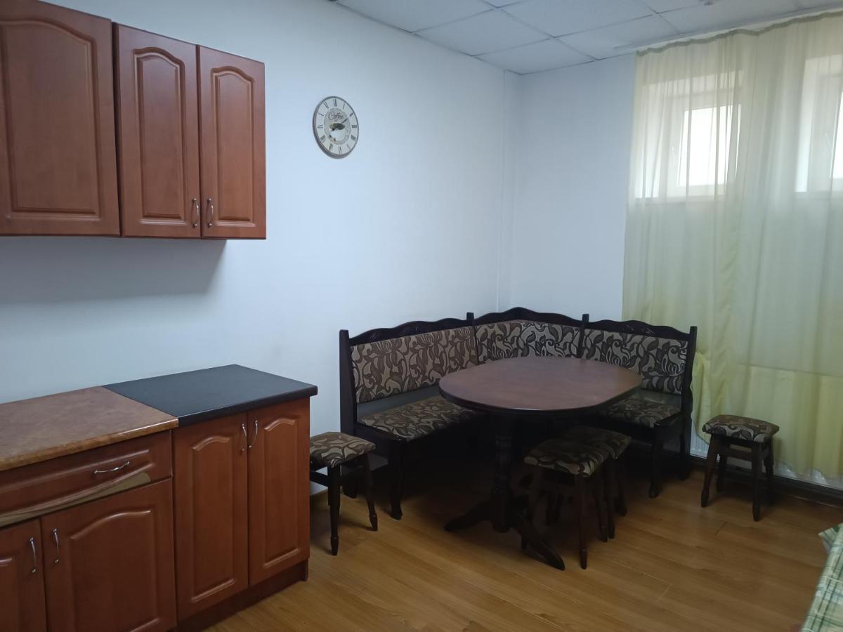 Apartments Domovik On Valenberga 3 Mukacheve Bagian luar foto