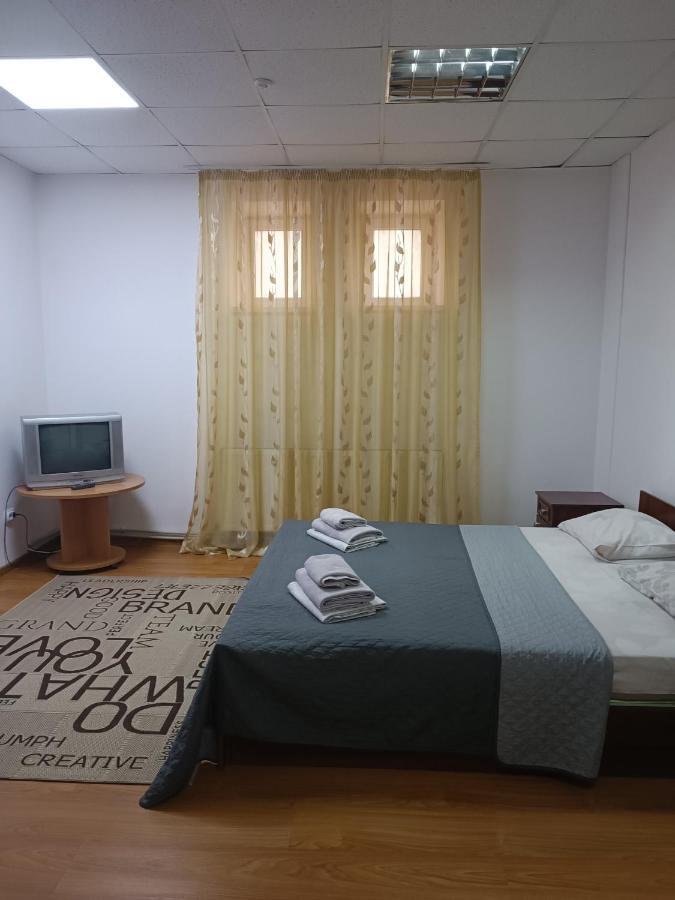 Apartments Domovik On Valenberga 3 Mukacheve Bagian luar foto