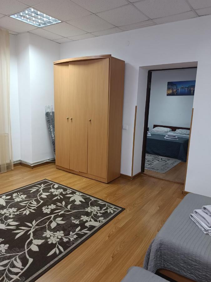 Apartments Domovik On Valenberga 3 Mukacheve Bagian luar foto